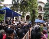 Credinciosi la inmormantarea parintelui Arsenie Papacioc