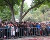 Credinciosi iesind din catedrala 