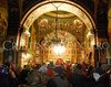 Credinciosi in biserica Sfantul Mina Vergu